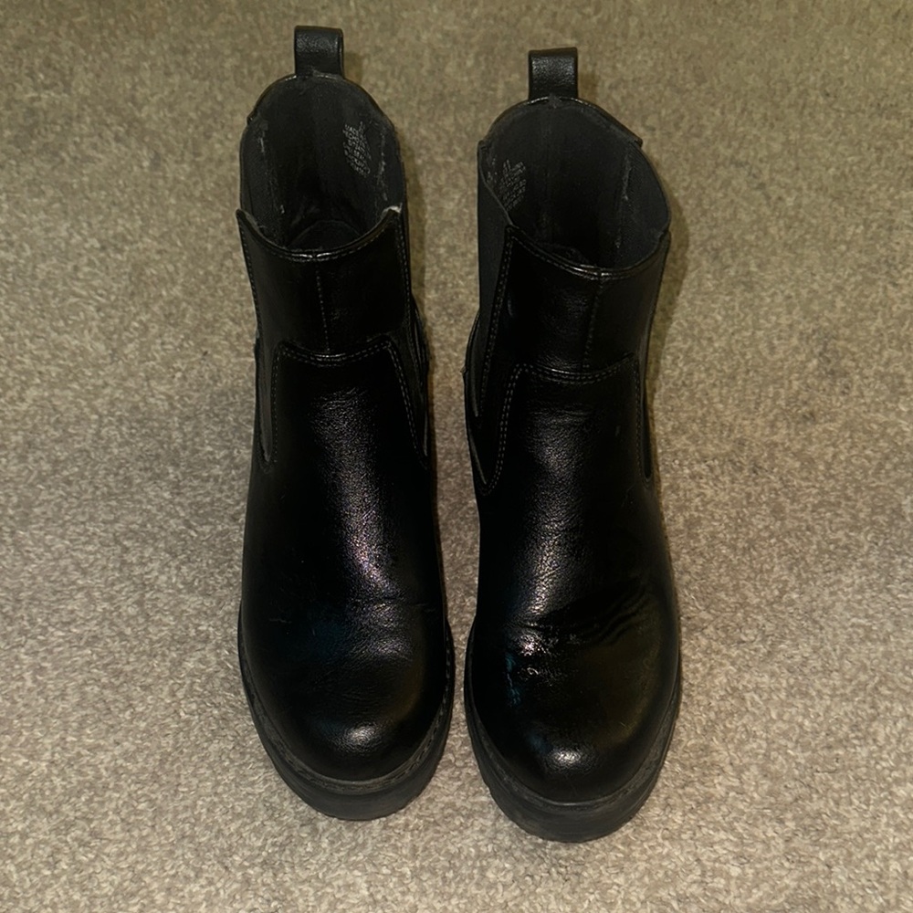 Old Navy Black Combat Moto Boots with Lace-Up Design